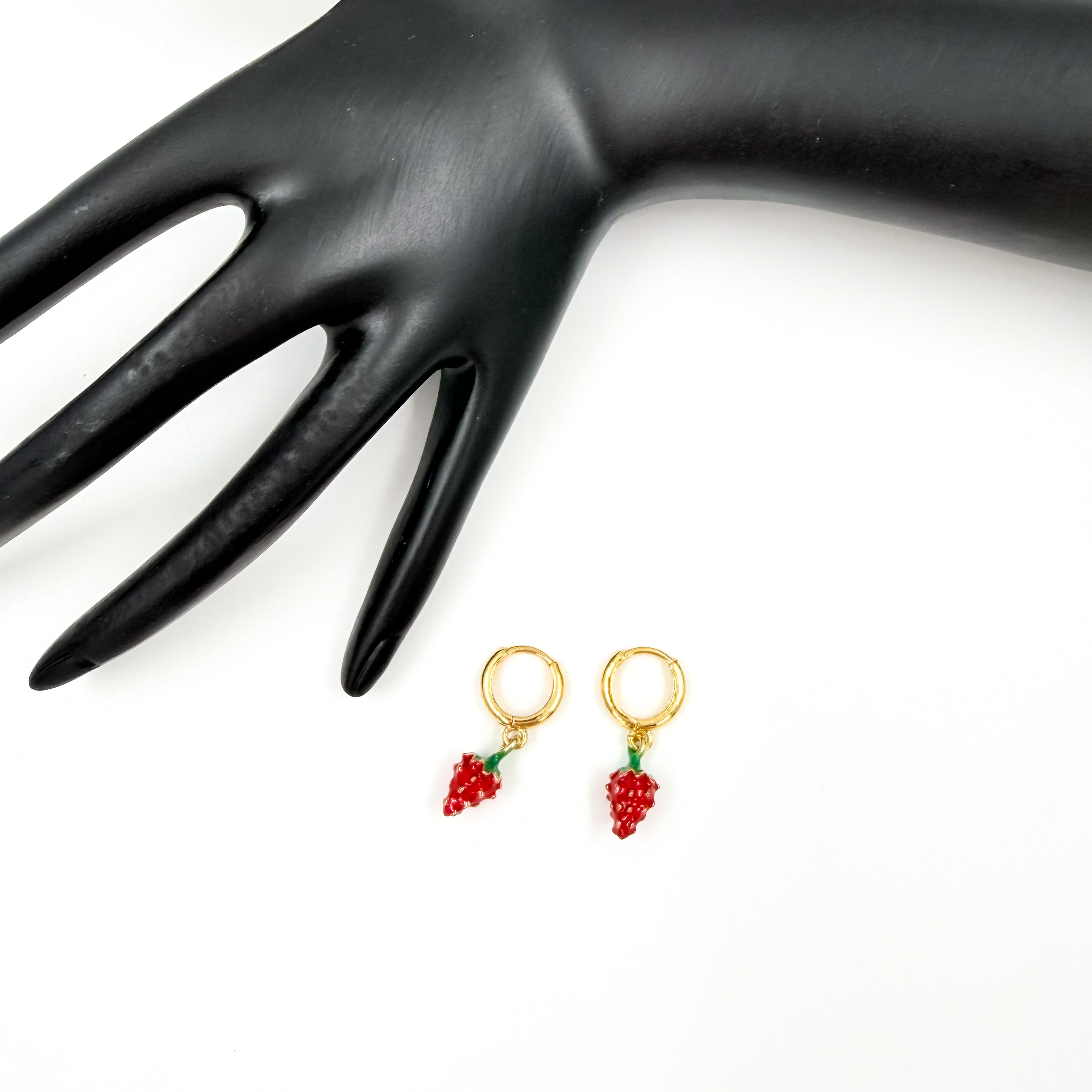 Σκουλαρίκια ατσάλινα χρυσά κρικάκια με φράουλα